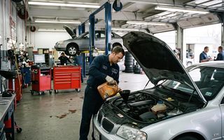 (P) Cum alegi uleiul de motor potrivit: vâscozitate, normă și aprobare (P) Cum alegi uleiul de motor potrivit: vâscozitate, normă și aprobare