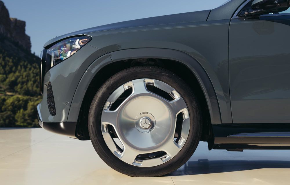 Noul Mercedes-Maybach GLS, versiune nouă de lux a SUV-ului - Poza 8 Noul Mercedes-Maybach GLS, versiune nouă de lux a SUV-ului - Poza 8