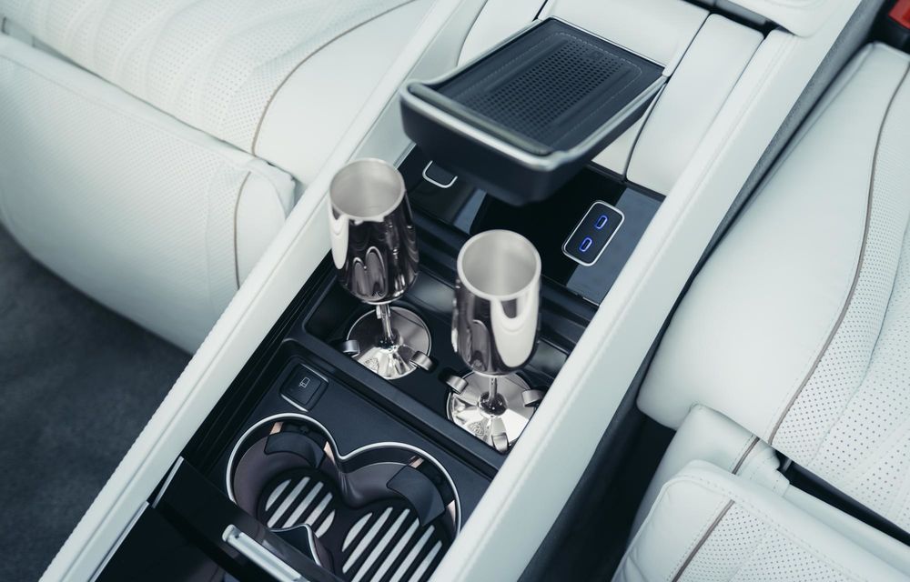Noul Mercedes-Maybach GLS, versiune nouă de lux a SUV-ului - Poza 14 Noul Mercedes-Maybach GLS, versiune nouă de lux a SUV-ului - Poza 14