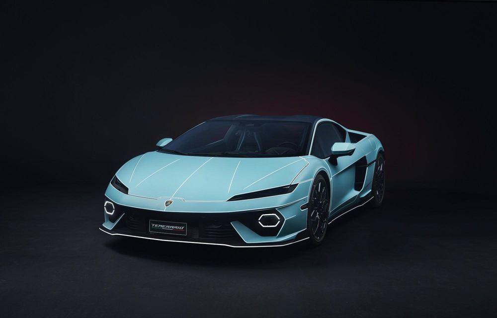 Lamborghini Temerario Ad Personam: exemplare cu vopsea inspirată de primele schițe - Poza 5 Lamborghini Temerario Ad Personam: exemplare cu vopsea inspirată de primele schițe - Poza 5