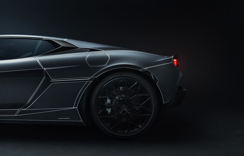 Lamborghini Temerario Ad Personam: exemplare cu vopsea inspirată de primele schițe - Poza 19 Lamborghini Temerario Ad Personam: exemplare cu vopsea inspirată de primele schițe - Poza 19