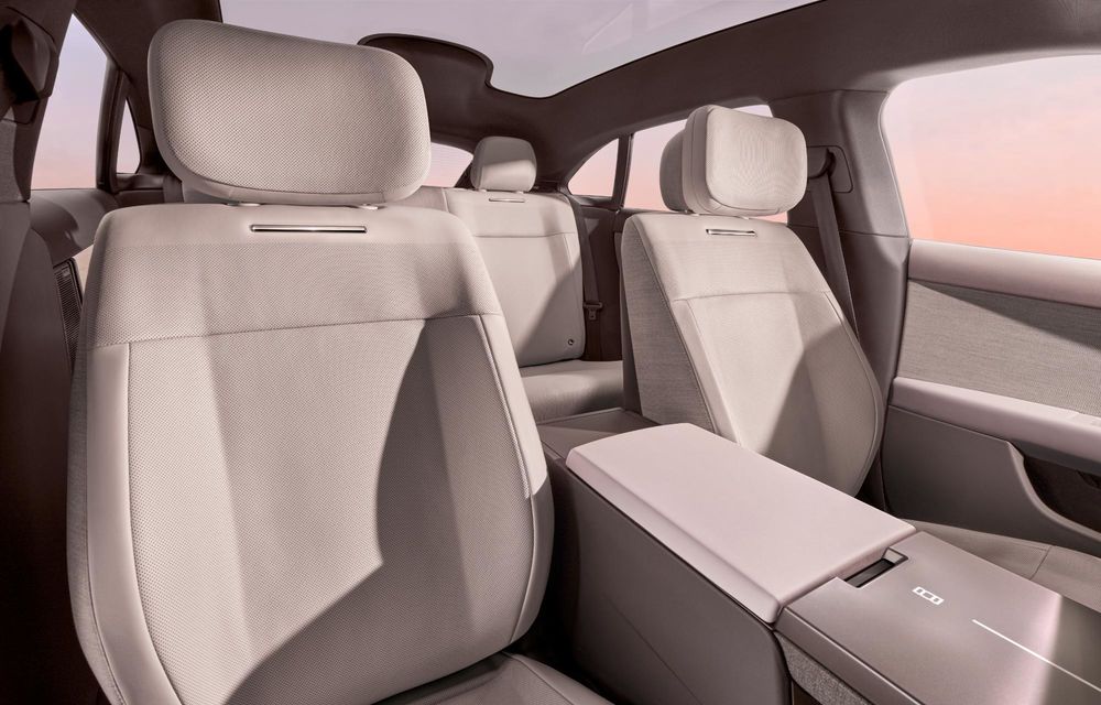 Primele imagini cu noul Range Rover GT: SUV coupe electric de performanță - Poza 9 Primele imagini cu noul Range Rover GT: SUV coupe electric de performanță - Poza 9