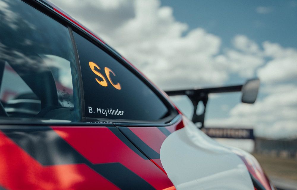 Formula 1 are un Safety Car nou: Mercedes-AMG GT 63 Pro 4Matic+ - Poza 10 Formula 1 are un Safety Car nou: Mercedes-AMG GT 63 Pro 4Matic+ - Poza 10