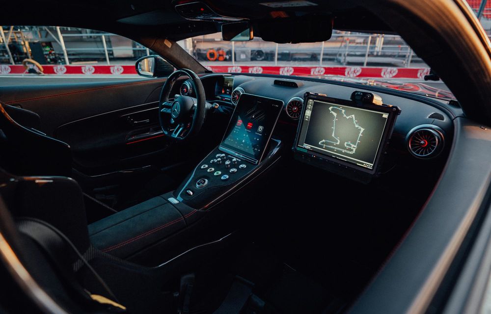 Formula 1 are un Safety Car nou: Mercedes-AMG GT 63 Pro 4Matic+ - Poza 5 Formula 1 are un Safety Car nou: Mercedes-AMG GT 63 Pro 4Matic+ - Poza 5