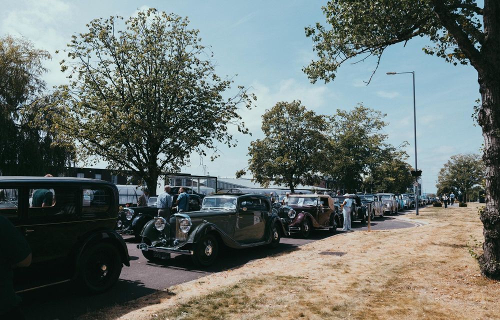 Bentley Continental GTC: exemplar unicat care marchează 80 de ani de producție la uzina din Crewe - Poza 2