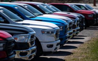 Stellantis recheamă peste 1.5 milioane de pickup-uri Ram 1500 din cauza unei probleme la centurile de siguranță