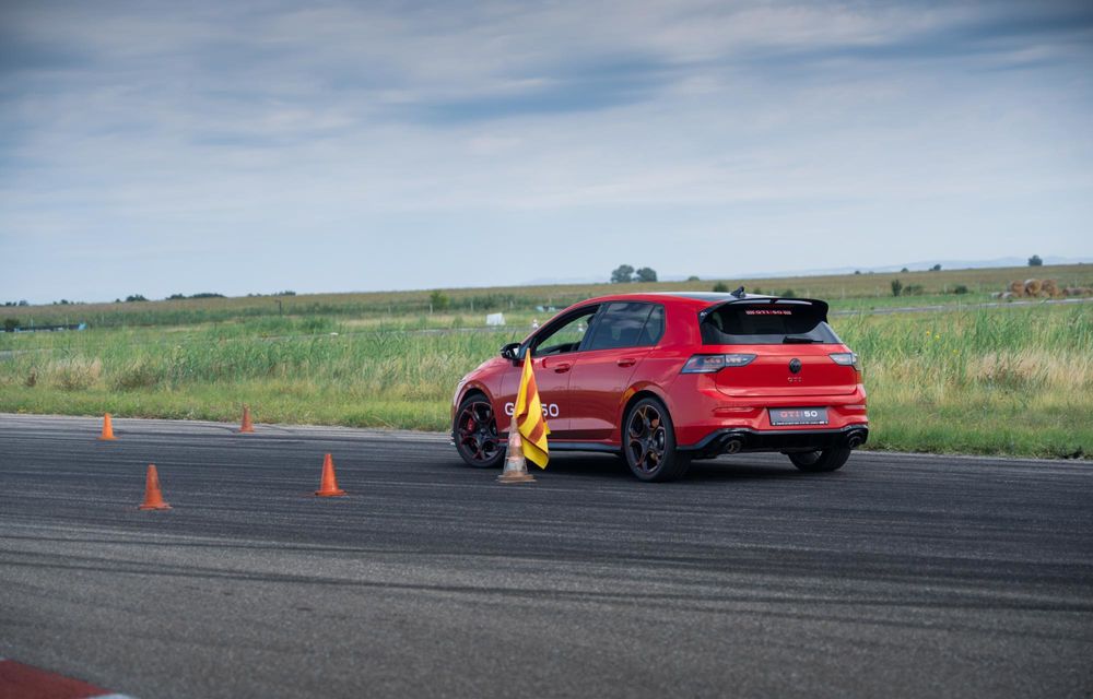REPORTAJ: 50 de ani de GTI: experiență pe circuit cu cel mai puternic Golf GTI construit vreodată - Poza 14
