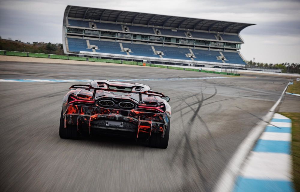 Primele imagini cu noul Lamborghini Revuelto SV: record pe Hockenheimring - Poza 4 Primele imagini cu noul Lamborghini Revuelto SV: record pe Hockenheimring - Poza 4