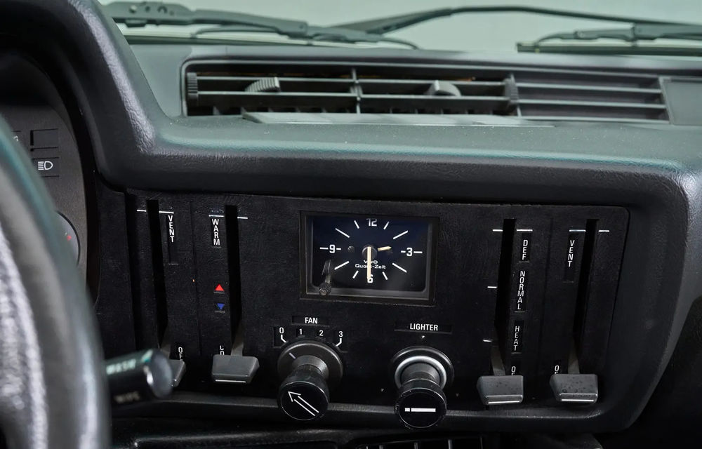 Nu se mai fac ca pe vremuri. Un BMW Seria 3 din '77 cu 14.500 km la bord a fost scos la vânzare - Poza 7 Nu se mai fac ca pe vremuri. Un BMW Seria 3 din '77 cu 14.500 km la bord a fost scos la vânzare - Poza 7