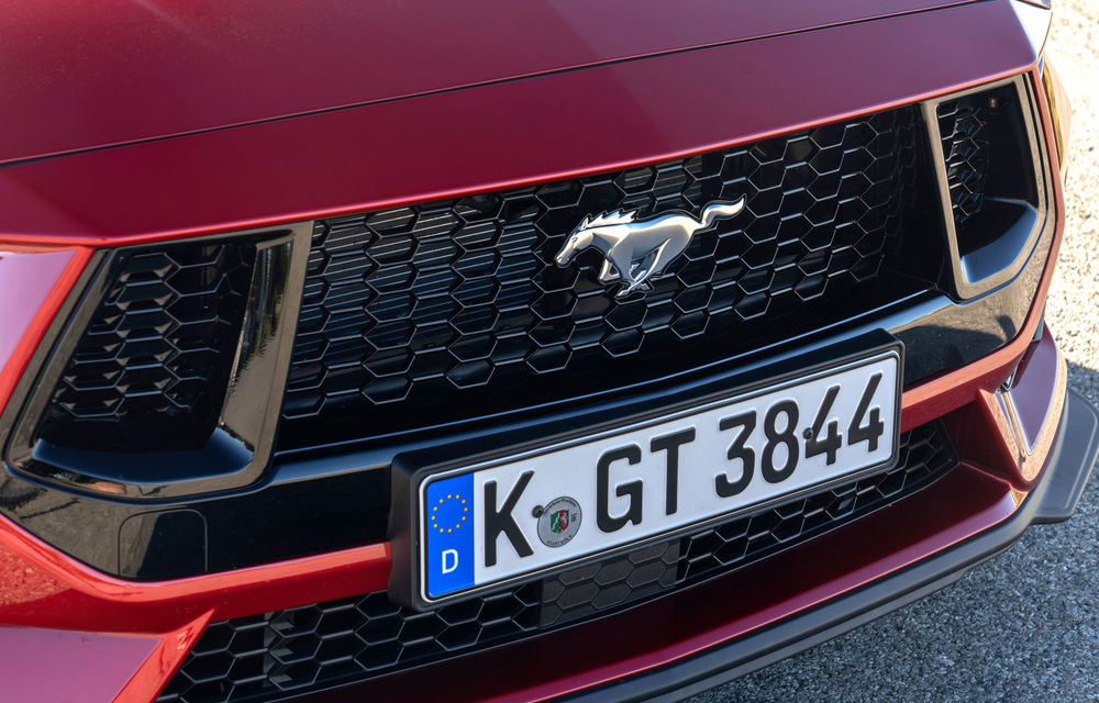 Viitorul Ford Mustang sedan ar putea avea motor V8 hibrid - Poza 1 Viitorul Ford Mustang sedan ar putea avea motor V8 hibrid - Poza 1