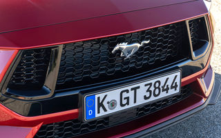 Viitorul Ford Mustang sedan ar putea avea motor V8 hibrid