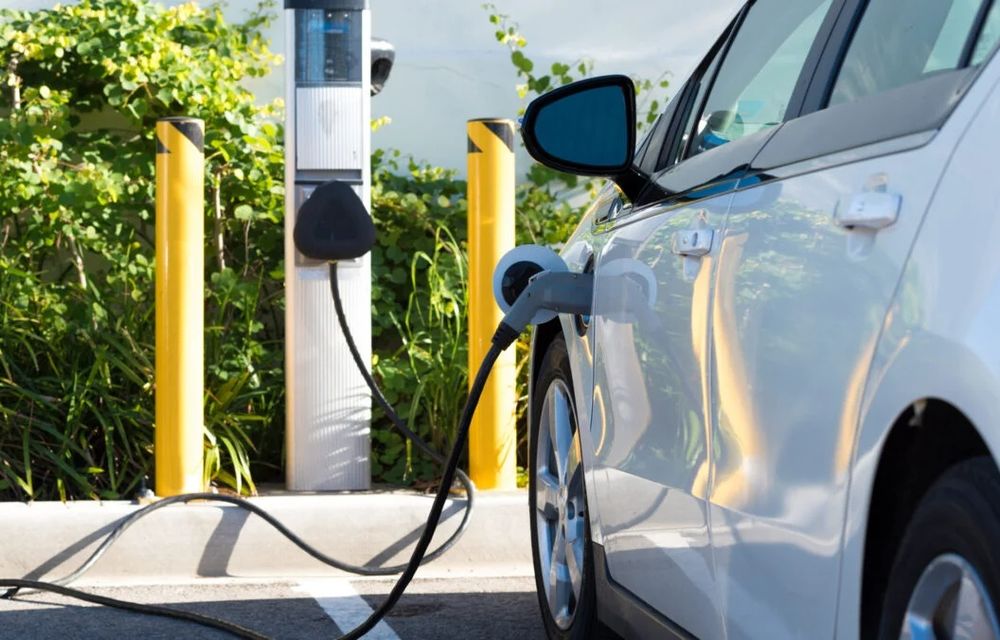 Germania: Record de șoferi care fac trecerea la electrice, din cauza conflictului din Iran - Poza 1 Germania: Record de șoferi care fac trecerea la electrice, din cauza conflictului din Iran - Poza 1