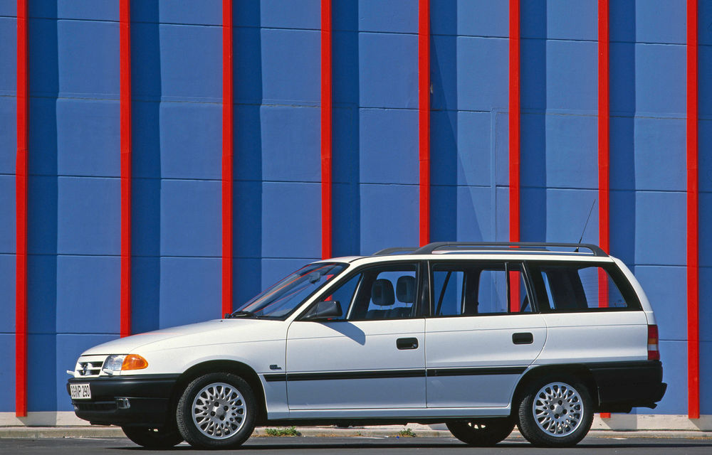 Opel marchează 35 de ani de la debutul primei generații Astra. Cel mai vândut Opel din istorie - Poza 8 Opel marchează 35 de ani de la debutul primei generații Astra. Cel mai vândut Opel din istorie - Poza 8
