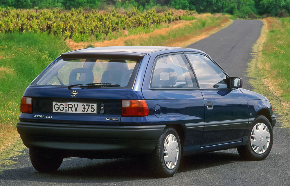 Opel marchează 35 de ani de la debutul primei generații Astra. Cel mai vândut Opel din istorie - Poza 9 Opel marchează 35 de ani de la debutul primei generații Astra. Cel mai vândut Opel din istorie - Poza 9