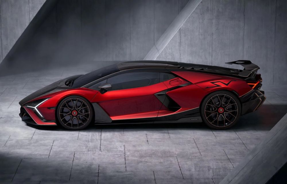 Lamborghini lansează Revuelto SV: cel mai puternic Lamborghini de serie are 1.065 CP - Poza 3 Lamborghini lansează Revuelto SV: cel mai puternic Lamborghini de serie are 1.065 CP - Poza 3