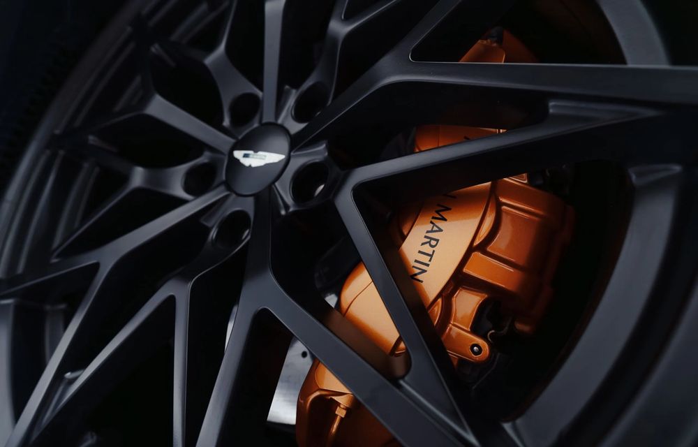 Aston Martin Valen: 838 CP și 150 de exemplare pentru cel mai puternic model de serie cu motor frontal - Poza 14 Aston Martin Valen: 838 CP și 150 de exemplare pentru cel mai puternic model de serie cu motor frontal - Poza 14