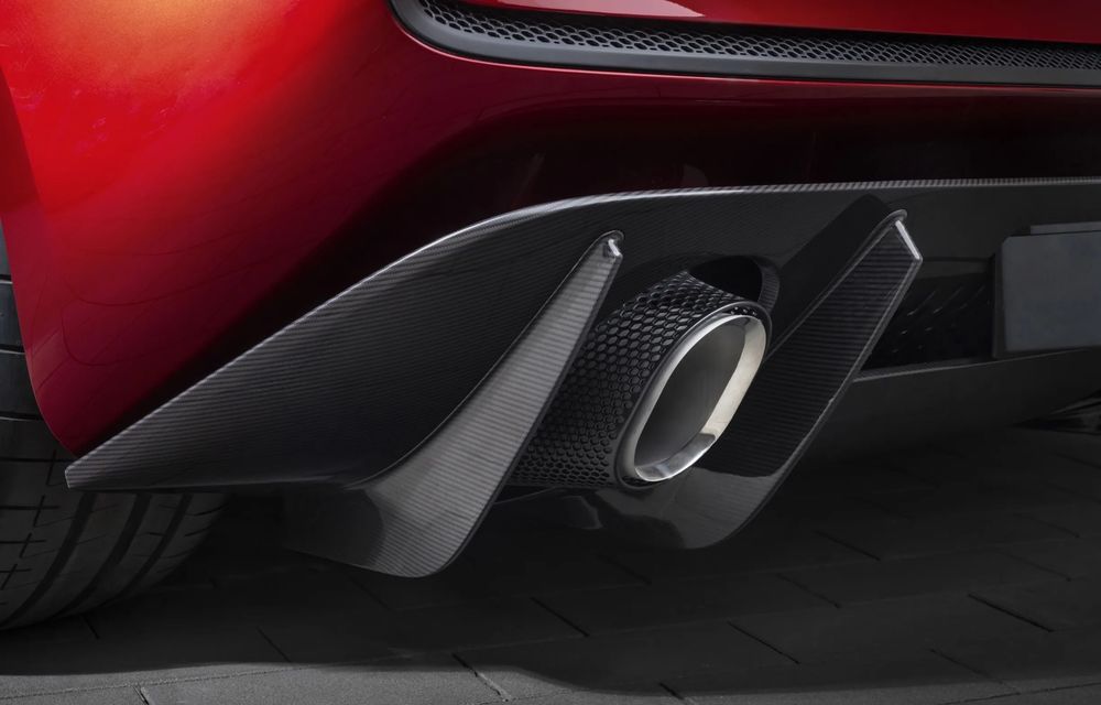 McLaren prezintă McL 6GT: primul său model cu transmisie manuală după 34 de ani - Poza 14