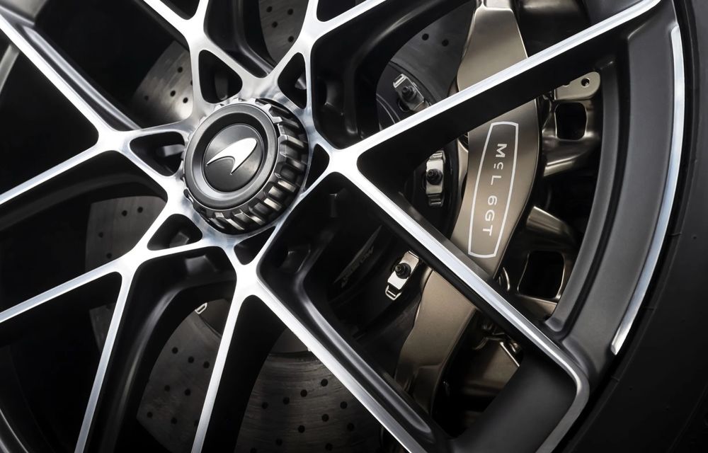 McLaren prezintă McL 6GT: primul său model cu transmisie manuală după 34 de ani - Poza 9