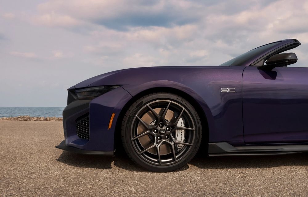 Ford Mustang Dark Horse SC Convertible: cel mai puternic Mustang decapotabil din istorie are 795 CP - Poza 7 Ford Mustang Dark Horse SC Convertible: cel mai puternic Mustang decapotabil din istorie are 795 CP - Poza 7