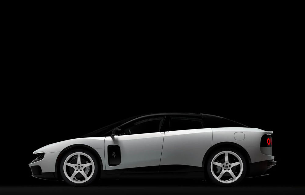 Primul Ferrari Luce de serie, vândut cu 40 de milioane de dolari la licitație - Poza 3 Primul Ferrari Luce de serie, vândut cu 40 de milioane de dolari la licitație - Poza 3
