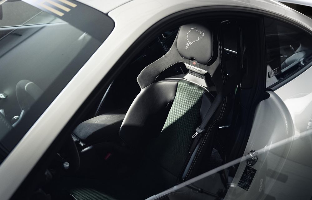 Porsche 911 GT3 primește o ediție limitată care marchează 100 de ani de Nurburgring - Poza 10 Porsche 911 GT3 primește o ediție limitată care marchează 100 de ani de Nurburgring - Poza 10