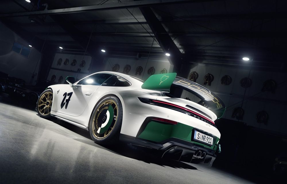 Porsche 911 GT3 primește o ediție limitată care marchează 100 de ani de Nurburgring - Poza 3 Porsche 911 GT3 primește o ediție limitată care marchează 100 de ani de Nurburgring - Poza 3