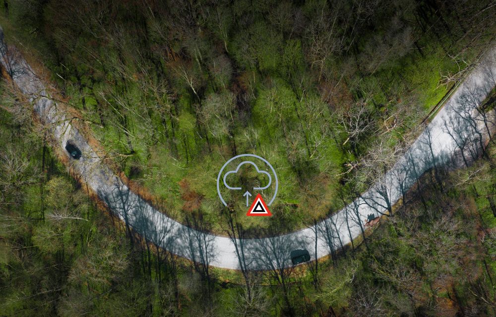 Volvo lansează sisteme de siguranță noi pentru 3 modele: vor putea avertiza și alți șoferi - Poza 5 Volvo lansează sisteme de siguranță noi pentru 3 modele: vor putea avertiza și alți șoferi - Poza 5