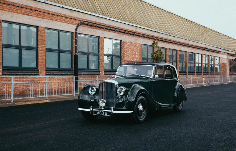 Exemplar unicat Bentley Continental GT Azure. Marchează 80 de ani de producție la uzina din Crewe - Poza 5 Exemplar unicat Bentley Continental GT Azure. Marchează 80 de ani de producție la uzina din Crewe - Poza 5