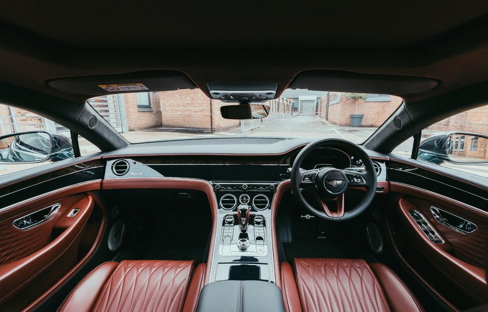 Exemplar unicat Bentley Continental GT Azure. Marchează 80 de ani de producție la uzina din Crewe - Poza 10 Exemplar unicat Bentley Continental GT Azure. Marchează 80 de ani de producție la uzina din Crewe - Poza 10
