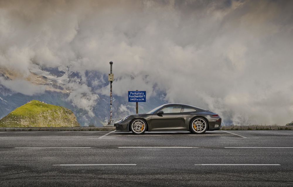Noul Porsche 911 GT3 Bergsport: ediție specială inspirată de Munții Alpi - Poza 2 Noul Porsche 911 GT3 Bergsport: ediție specială inspirată de Munții Alpi - Poza 2