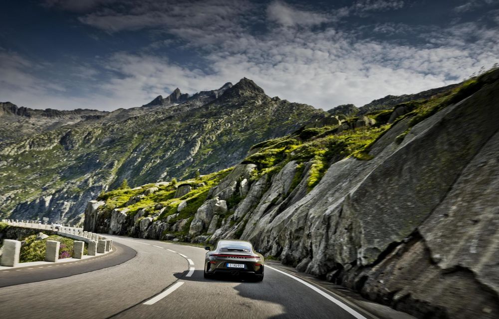 Noul Porsche 911 GT3 Bergsport: ediție specială inspirată de Munții Alpi - Poza 6 Noul Porsche 911 GT3 Bergsport: ediție specială inspirată de Munții Alpi - Poza 6