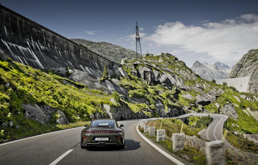 Noul Porsche 911 GT3 Bergsport: ediție specială inspirată de Munții Alpi - Poza 7 Noul Porsche 911 GT3 Bergsport: ediție specială inspirată de Munții Alpi - Poza 7