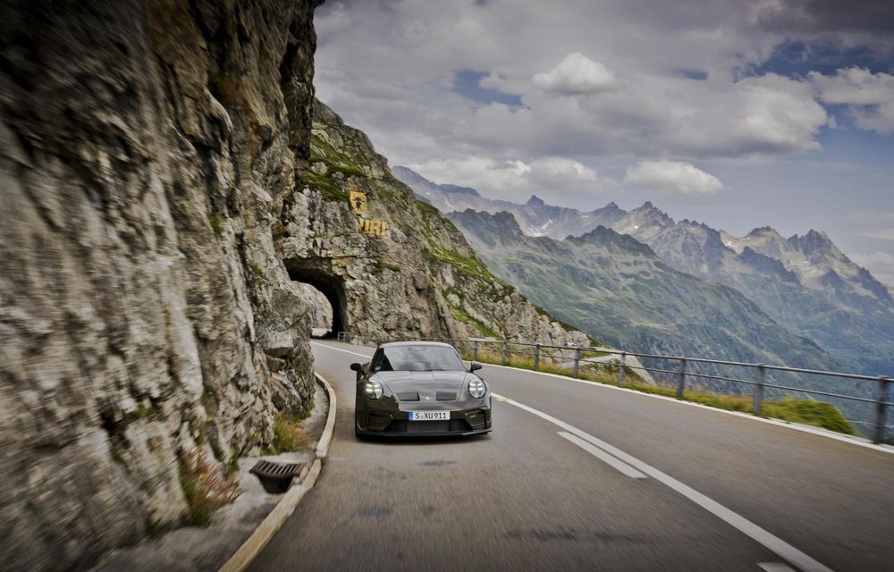 Noul Porsche 911 GT3 Bergsport: ediție specială inspirată de Munții Alpi - Poza 8 Noul Porsche 911 GT3 Bergsport: ediție specială inspirată de Munții Alpi - Poza 8