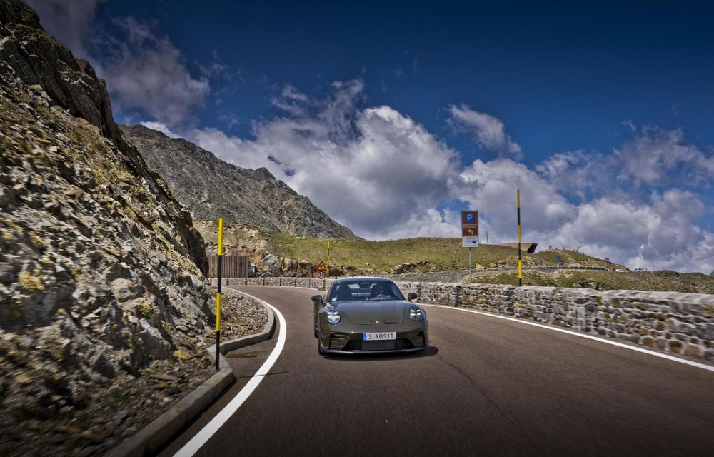 Noul Porsche 911 GT3 Bergsport: ediție specială inspirată de Munții Alpi - Poza 13 Noul Porsche 911 GT3 Bergsport: ediție specială inspirată de Munții Alpi - Poza 13
