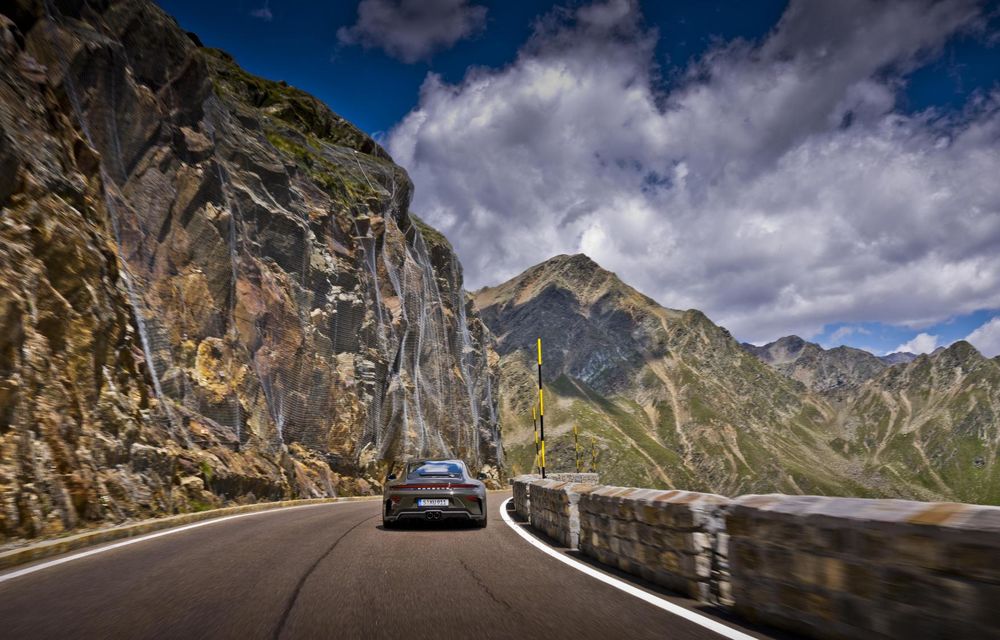 Noul Porsche 911 GT3 Bergsport: ediție specială inspirată de Munții Alpi - Poza 14 Noul Porsche 911 GT3 Bergsport: ediție specială inspirată de Munții Alpi - Poza 14