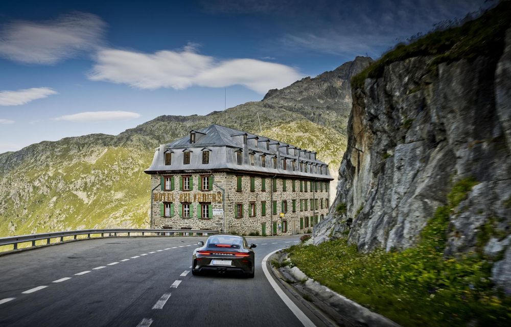 Noul Porsche 911 GT3 Bergsport: ediție specială inspirată de Munții Alpi - Poza 20 Noul Porsche 911 GT3 Bergsport: ediție specială inspirată de Munții Alpi - Poza 20