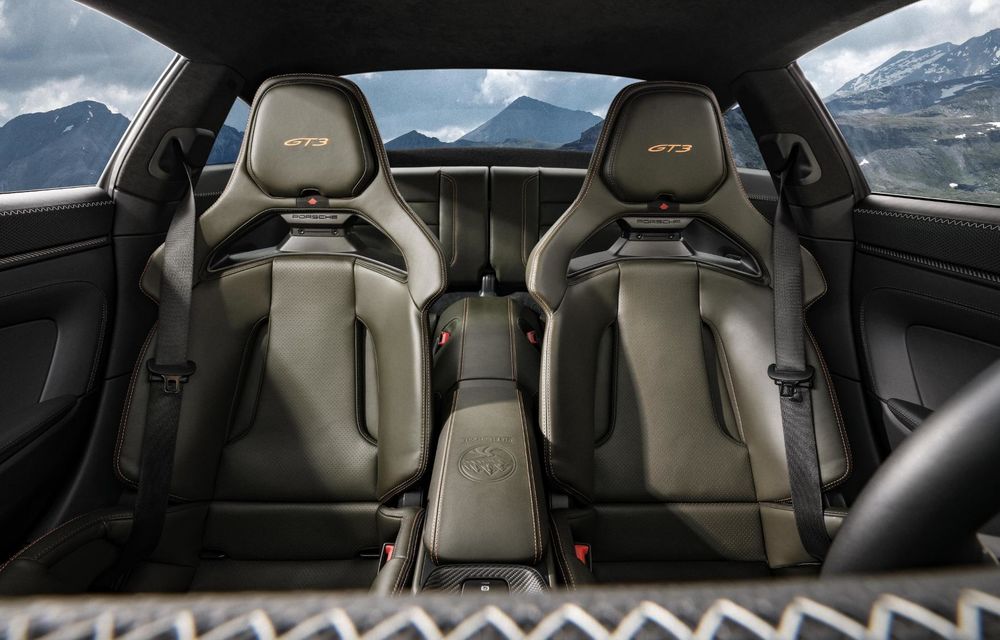 Noul Porsche 911 GT3 Bergsport: ediție specială inspirată de Munții Alpi - Poza 23 Noul Porsche 911 GT3 Bergsport: ediție specială inspirată de Munții Alpi - Poza 23