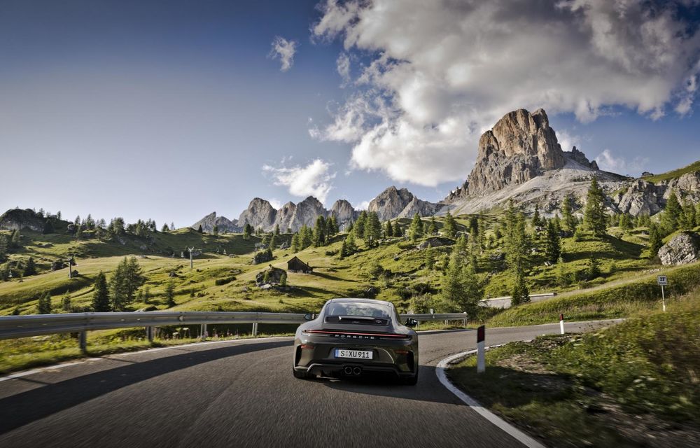 Noul Porsche 911 GT3 Bergsport: ediție specială inspirată de Munții Alpi - Poza 9 Noul Porsche 911 GT3 Bergsport: ediție specială inspirată de Munții Alpi - Poza 9