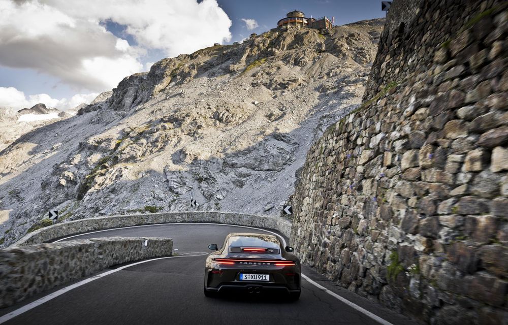 Noul Porsche 911 GT3 Bergsport: ediție specială inspirată de Munții Alpi - Poza 17 Noul Porsche 911 GT3 Bergsport: ediție specială inspirată de Munții Alpi - Poza 17