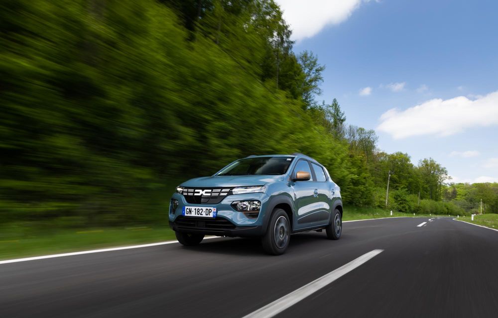 PREMIERĂ: Am văzut pe viu noua generație Dacia Spring. 5 lucruri esențiale - Poza 45