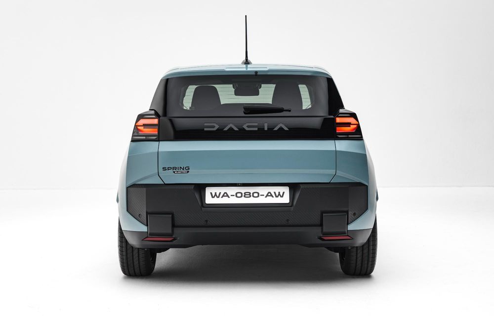 PREMIERĂ: Am văzut pe viu noua generație Dacia Spring. 5 lucruri esențiale - Poza 9