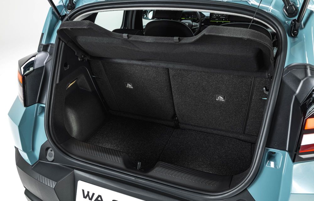 PREMIERĂ: Am văzut pe viu noua generație Dacia Spring. 5 lucruri esențiale - Poza 39