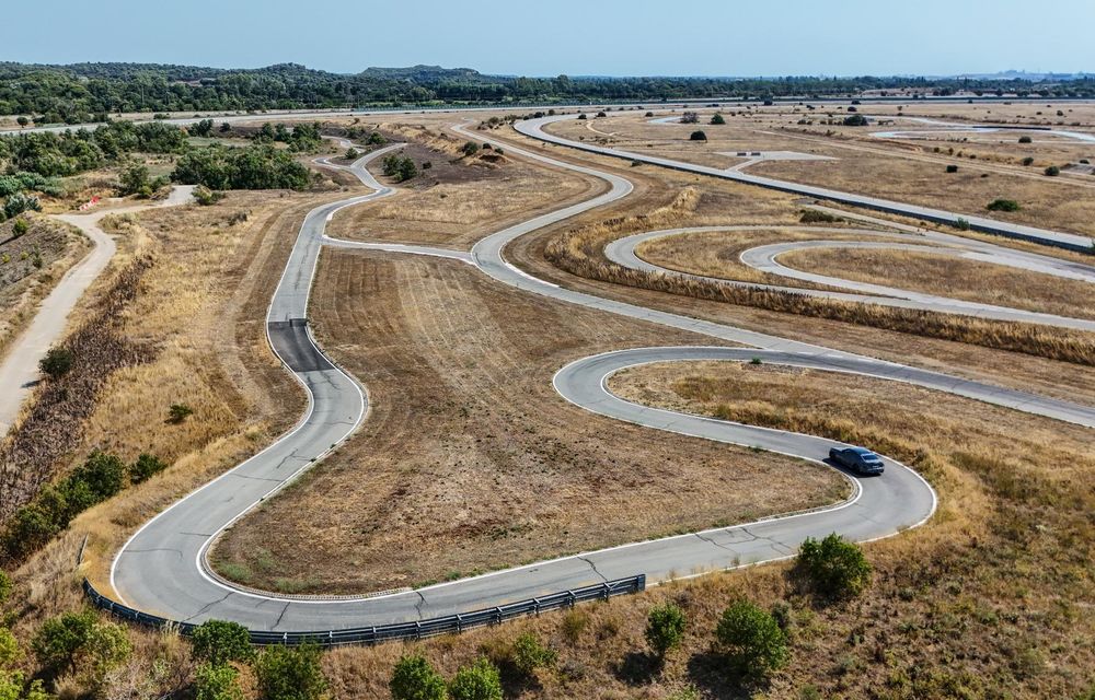 Imagini noi cu viitorul BMW Seria 3: motoare mild-hybrid cu 4 și 6 cilindri - Poza 53 Imagini noi cu viitorul BMW Seria 3: motoare mild-hybrid cu 4 și 6 cilindri - Poza 53
