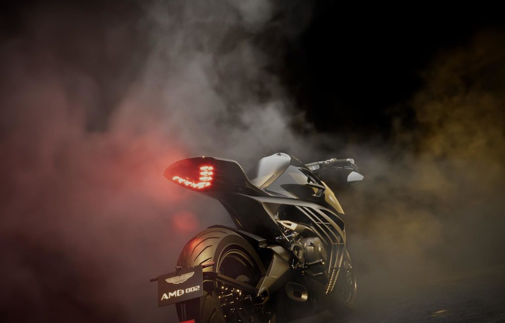 Aston Martin prezintă prima sa motocicletă de stradă: limitată la 300 de exemplare - Poza 8 Aston Martin prezintă prima sa motocicletă de stradă: limitată la 300 de exemplare - Poza 8