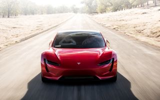 Tesla confirmă data lansării noii generații Roadster. Va avea motoare cu reacție