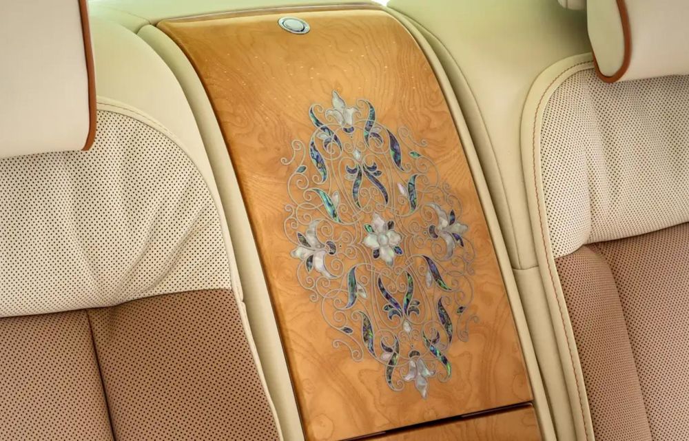 Rolls-Royce Phantom Hummingbird: exemplar unicat decorat cu cochilii de melc marin - Poza 7 Rolls-Royce Phantom Hummingbird: exemplar unicat decorat cu cochilii de melc marin - Poza 7