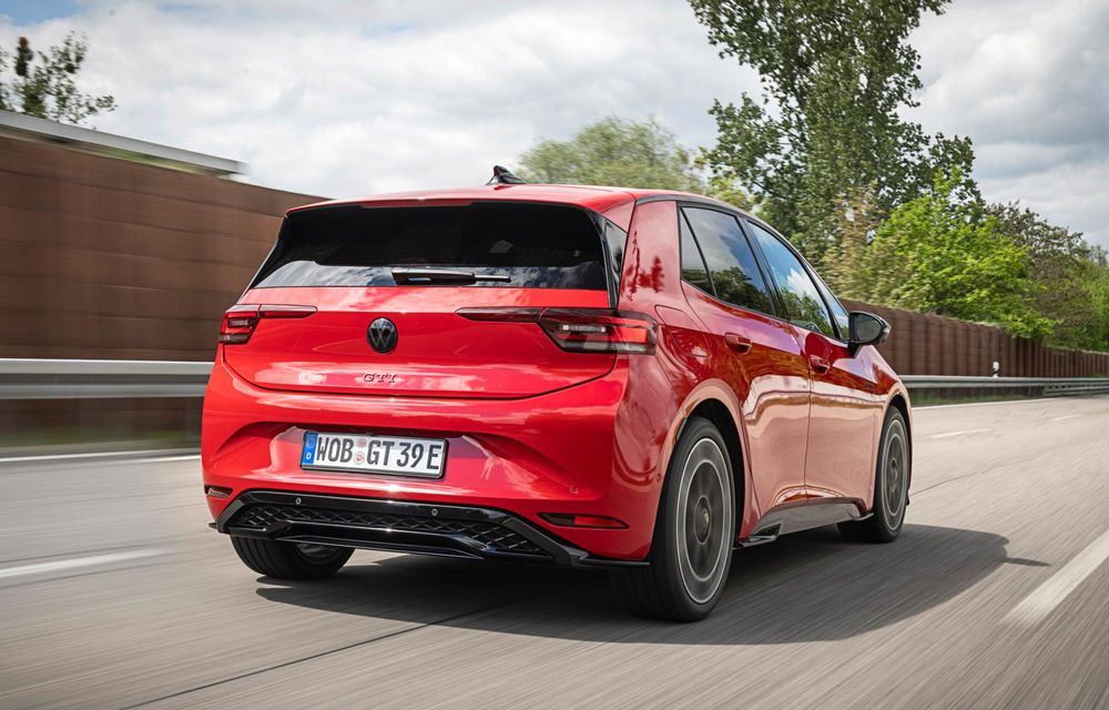 PREMIERĂ: Cel mai puternic Volkswagen GTI din istorie este electric: 601 km autonomie - Poza 13