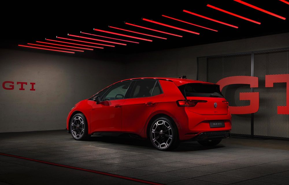 PREMIERĂ: Cel mai puternic Volkswagen GTI din istorie este electric: 601 km autonomie - Poza 18