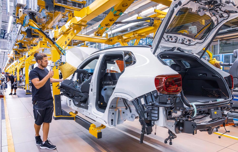 Noul Mercedes-Benz GLA a intrat în producția de serie - Poza 7 Noul Mercedes-Benz GLA a intrat în producția de serie - Poza 7
