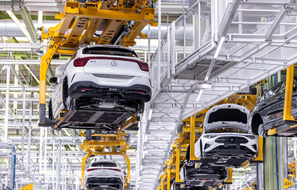 Noul Mercedes-Benz GLA a intrat în producția de serie - Poza 13 Noul Mercedes-Benz GLA a intrat în producția de serie - Poza 13